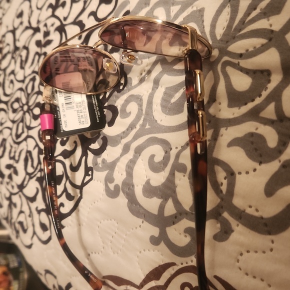 $14 womens foster grant sunglasses - Picture 3 of 4